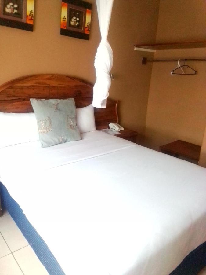 Eland Lodge Livingstone Ngoại thất bức ảnh